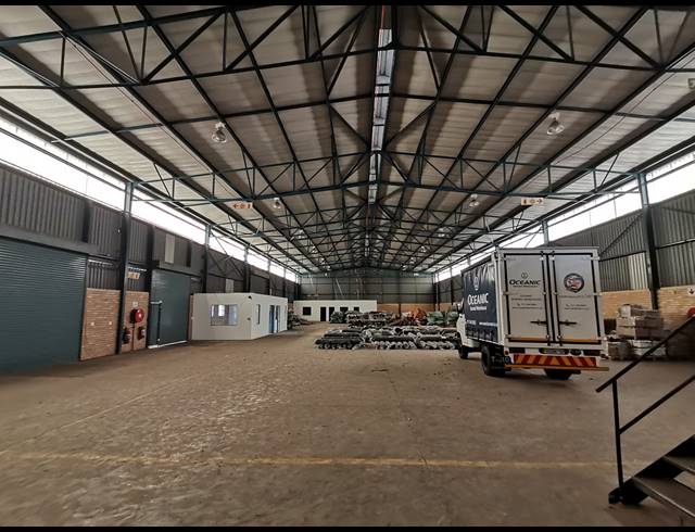 1,726M² WAREHOUSE TO LET IN JET PARK